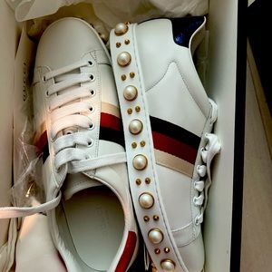 Gucci sneakers size 39